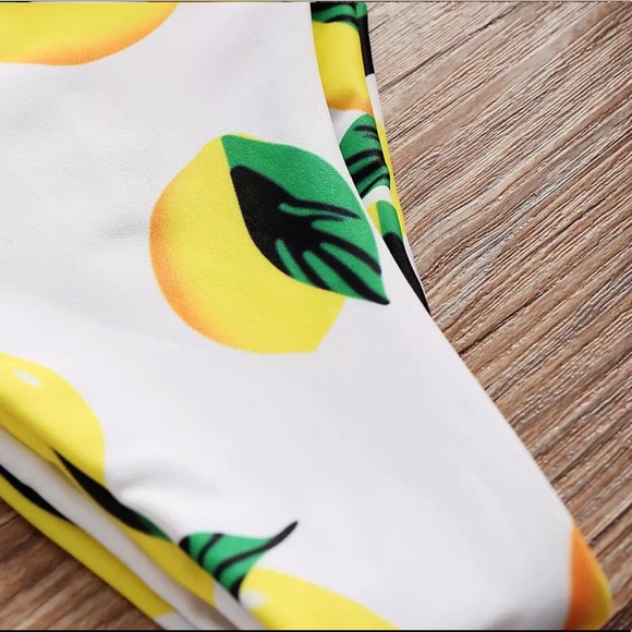 🍋HP!! 🍋Lemon Patterned Bandeau Bikini Set🍋 - Picture 4 of 6
